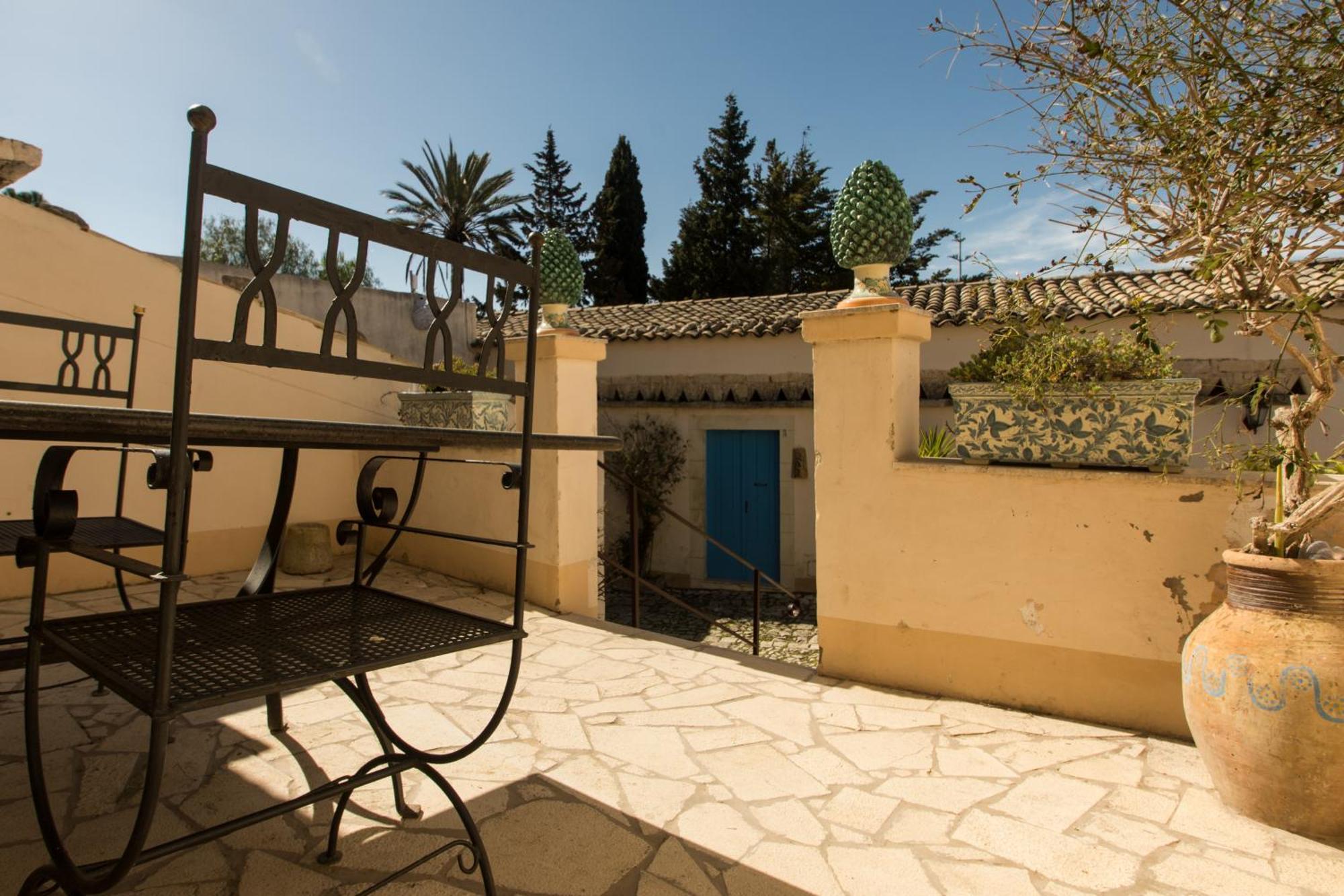 Passamonte & Farm stay Chiaramonte Gulfi