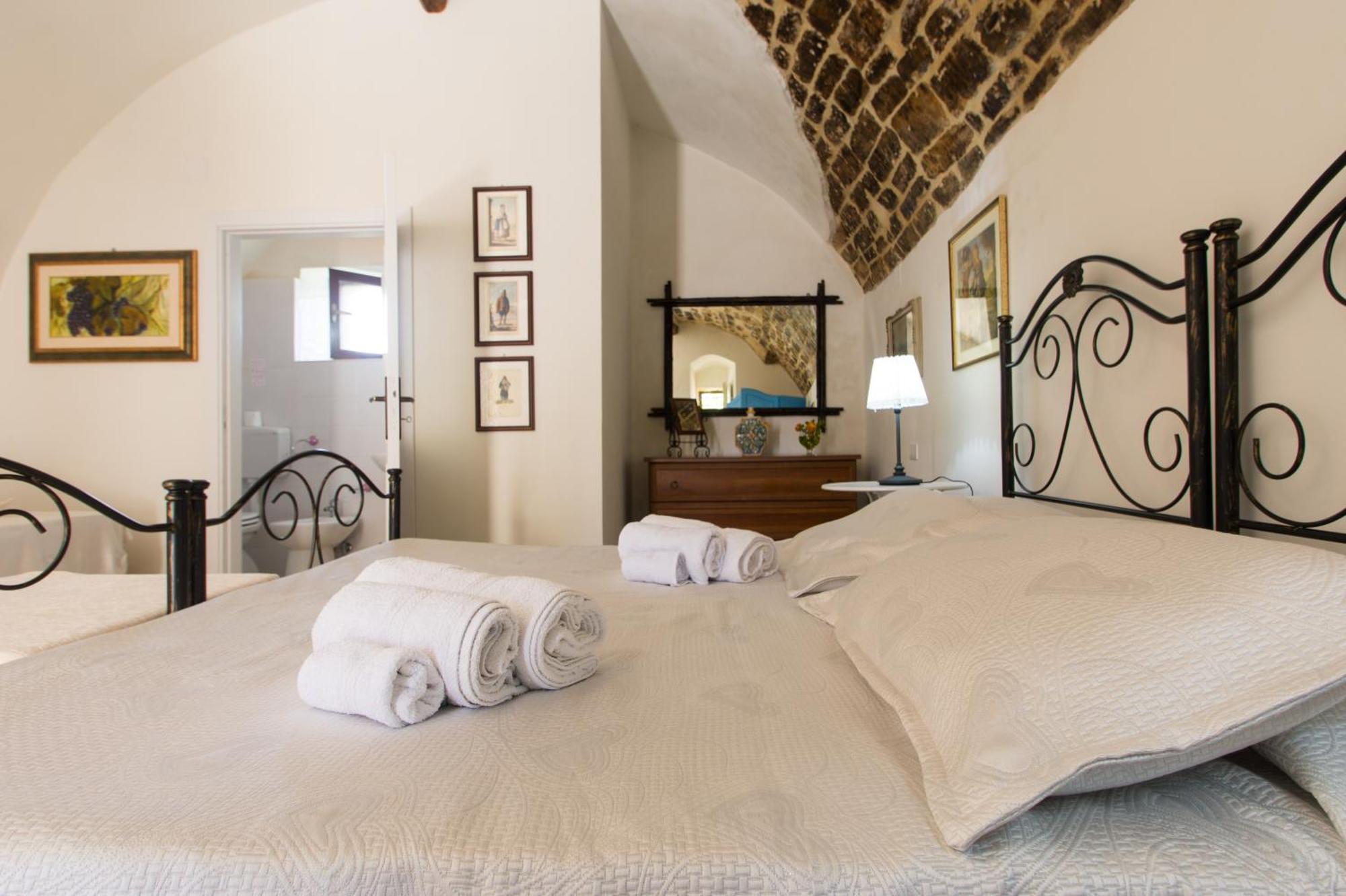 Passamonte & Farm stay Chiaramonte Gulfi